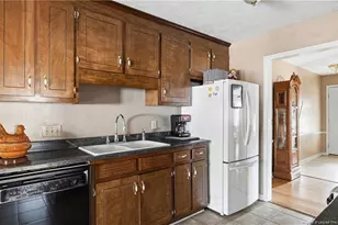 3718 Floyd Dr, Hope Mills, NC 28348 - Photo 5