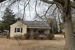 211 N Dickson St, Raeford, NC 28376 - Photo 3