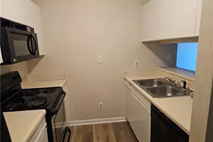 663 Bartons Landing Pl #9 Pl, Fayetteville, NC 28314 - Photo 9