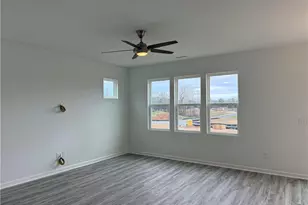 4542 Bunkers Bay Ln, Hope Mills, NC 28371 - Photo 3