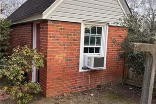 201 W 17th Street W, Lumberton, NC 28358 - Photo 9