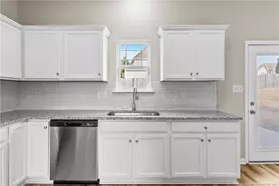 288 New Castle Ln, Spring Lake, NC 28390 - Photo 17