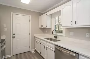 532 Crooked Creek Ct, Fayetteville, NC 28301 - Photo 11