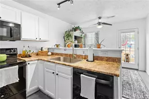 1920 Sir Michael Dr, Hope Mills, NC 28348 - Photo 9