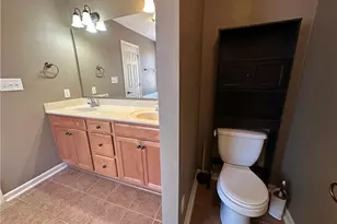 2401 Camp Lejeune Ct, Hope Mills, NC 28348 - Photo 17