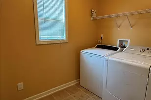 2401 Camp Lejeune Ct, Hope Mills, NC 28348 - Photo 11