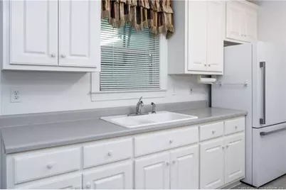 401 W Brocklyn Street, Benson, NC 27504 - Photo 11