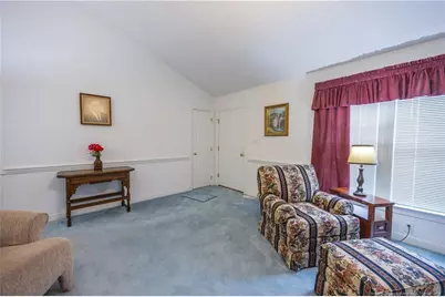 401 W Brocklyn Street, Benson, NC 27504 - Photo 3