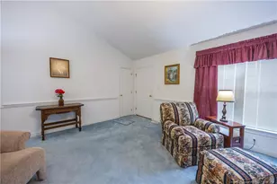 401 W Brocklyn St, Benson, NC 27504 - Photo 3