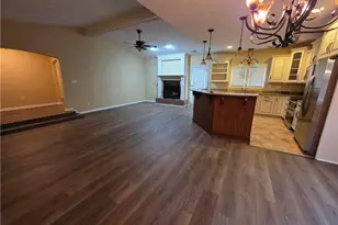 399 Admiral Dr, Fayetteville, NC 28303 - Photo 5