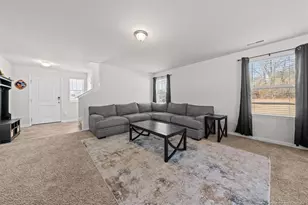 1705 Redbout Ct, Hope Mills, NC 28348 - Photo 3