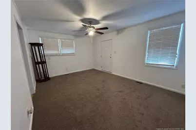 503 E Sixth Avenue, Raeford, NC 28376 - Photo 3