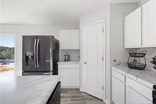 913 Sapphire Stone Ln, Hope Mills, NC 28348 - Photo 17