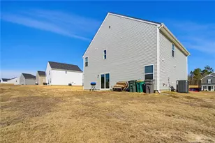 913 Sapphire Stone Ln, Hope Mills, NC 28348 - Photo 45