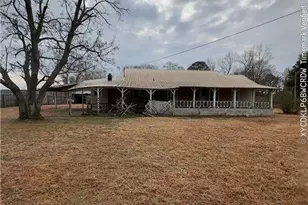 2040 Laurel Lake Rd, Salemburg, NC 28385 - Photo 1