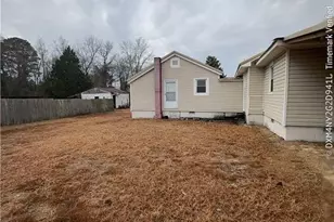 2040 Laurel Lake Rd, Salemburg, NC 28385 - Photo 3