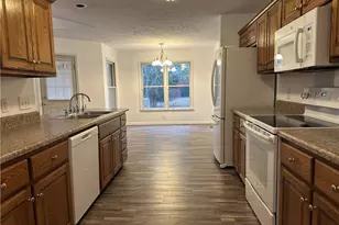 728 Bent Creek Dr, Hope Mills, NC 28348 - Photo 5