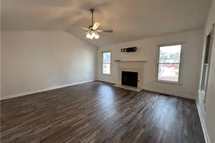 728 Bent Creek Dr, Hope Mills, NC 28348 - Photo 9