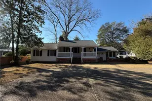 118 Magnolia Ave, Fayetteville, NC 28305 - Photo 1