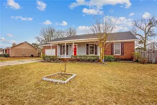 3813 Constance Rd, Hope Mills, NC 28348 - Photo 3