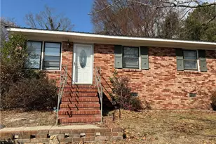 1016 Augusta Dr, Fayetteville, NC 28305 - Photo 1