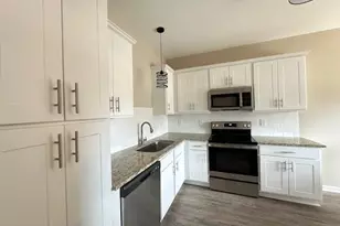 1011 Kingscote Dr, Fayetteville, NC 28314 - Photo 9