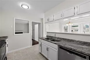 5717 Charbonneau Ct, Fayetteville, NC 28304 - Photo 9