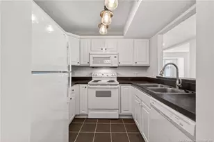 1221 Westview Ln, Raleigh, NC 27605 - Photo 23