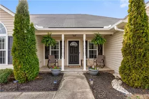 439 Carolina Oaks Cir, Linden, NC 28356 - Photo 3