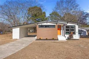 1707 Camelot Dr, Fayetteville, NC 28304 - Photo 1