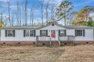 211 Lewis St, Bladenboro, NC 28320 - Photo 1