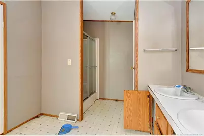 211 Lewis Street, Bladenboro, NC 28320 - Photo 13