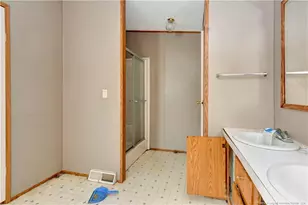 211 Lewis St, Bladenboro, NC 28320 - Photo 13