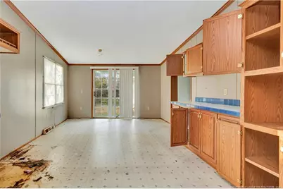 211 Lewis Street, Bladenboro, NC 28320 - Photo 9