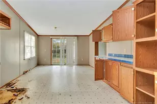 211 Lewis St, Bladenboro, NC 28320 - Photo 9