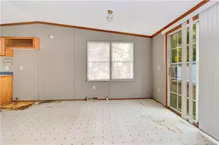 211 Lewis St, Bladenboro, NC 28320 - Photo 11