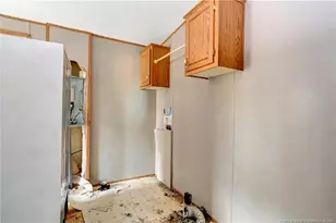 211 Lewis St, Bladenboro, NC 28320 - Photo 23