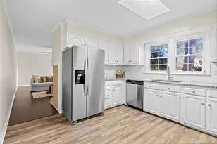 710 Roundtree Dr, Fayetteville, NC 28304 - Photo 7