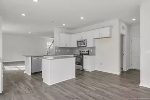 700 Lazy Elm Ln, Aberdeen, NC 28315 - Photo 9