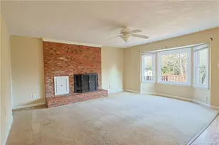 955 Pepperwood Dr, Fayetteville, NC 28311 - Photo 9