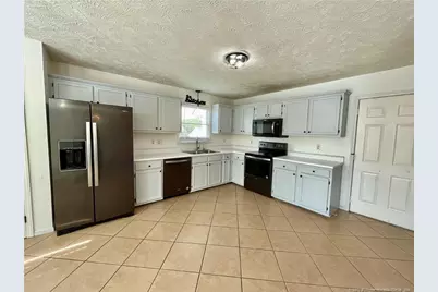 5723 Kingstree Drive, Fayetteville, NC 28304 - Photo 9