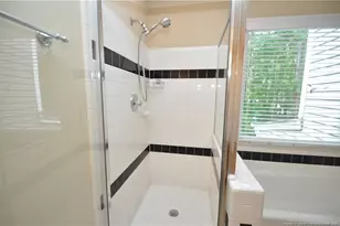 1004 Oak Lake Ct, Raleigh, NC 27606 - Photo 27