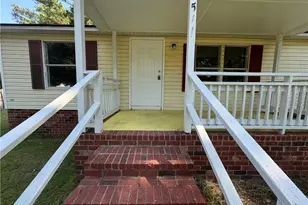 511 Inverary Dr, Raeford, NC 28376 - Photo 3