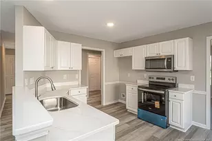 625 Creedmoore Cir, Hope Mills, NC 28348 - Photo 5