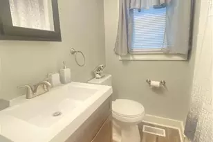 110 N Grove Ave, Rockingham, NC 28379 - Photo 9