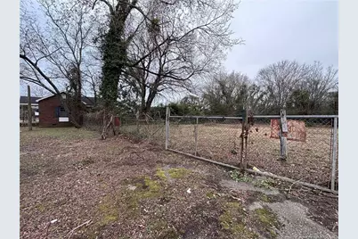 447 Hillsboro Street, Fayetteville, NC 28301 - Photo 3