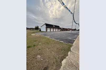 302 E 2nd Street E, Lumberton, NC 28358 - Photo 3