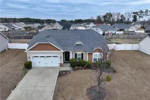 601 Collinwood Dr, Raeford, NC 28376 - Photo 3