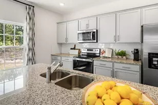 3081 Platinum Cir, West End, NC 27376 - Photo 7