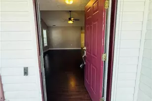 318 Hawthorne Dr, Raeford, NC 28376 - Photo 3